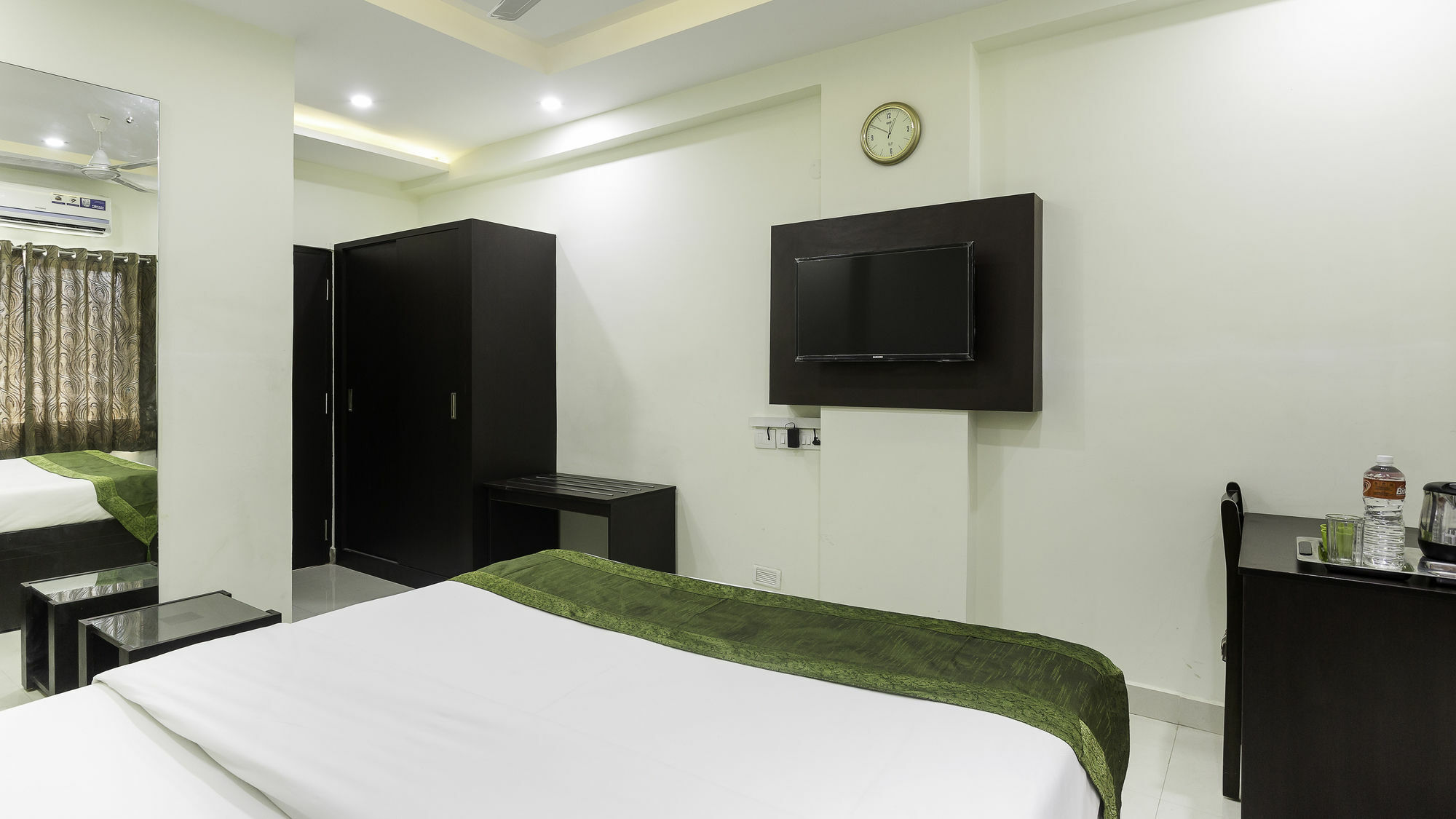 Itsy By Treebo - Tals Hytek Hotel Hyderabad Ngoại thất bức ảnh